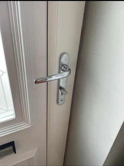 Composite door handle and cylinder from the existing locksmith gallery